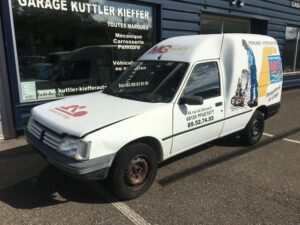 PEUGEOT 205 F