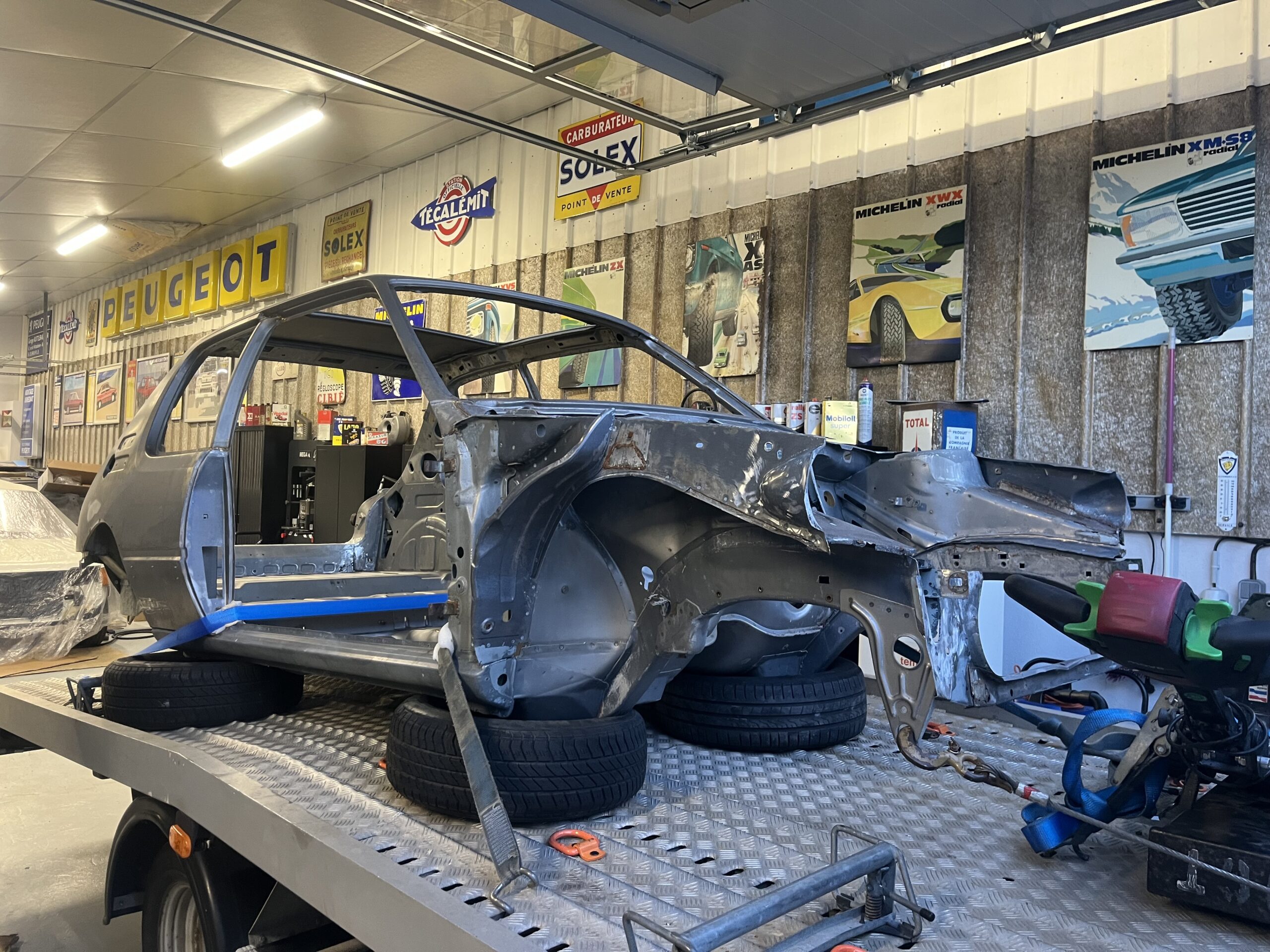 RECUPERATION COQUE 205 GTI HYDRODECAPAGE